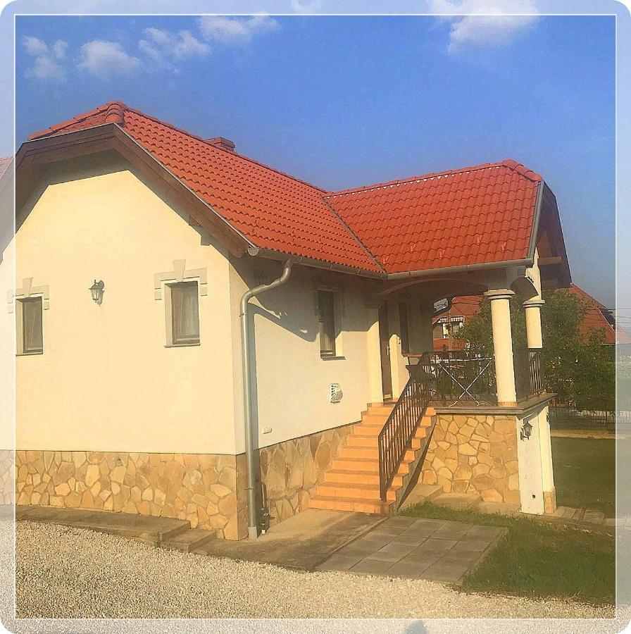 Kleines Haus Heviz Exterior foto